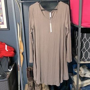 New with tag dearcase super soft long sleeve dress size XL